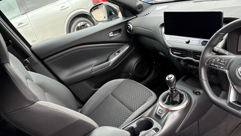 Nissan Juke 1.0 DiG-T N-Connecta 5dr Petrol Hatchback